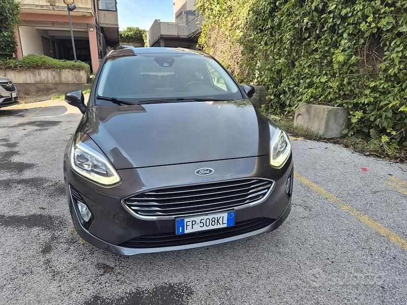 Usata Ford Fiesta Vignale 85 CV (62 kW) 2018 Grigio Berlina