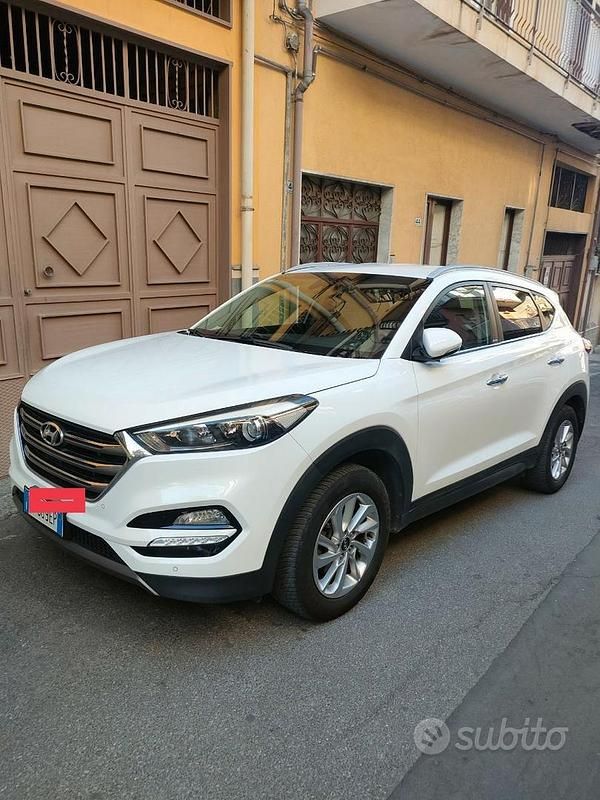 Bianco Usata 2015 Hyundai Tucson SUV | 12.000 € - Immagine 1/4