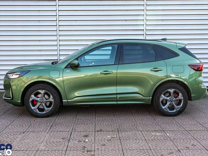 Nuova Ford Kuga ST-Line X 242 CV (177 kW) 2025 Bursting green  metallizzato SUV