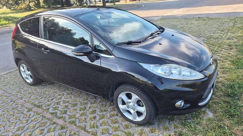 Usata Ford Fiesta Titanium 82 CV (60 kW) 2013 Nero Berlina