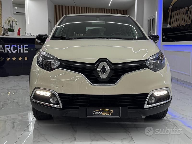 Usata Renault Captur 90 CV (66 kW) 2016 Beige SUV