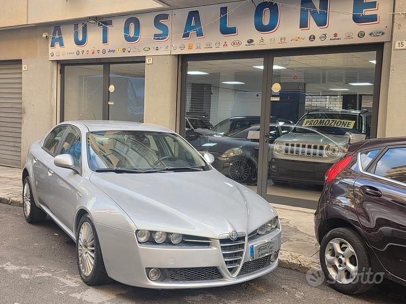 Grigio Usata 2007 Alfa Romeo 159 Progression Tre volumi | 4990 € (Molto cara) - Immagine 1/4