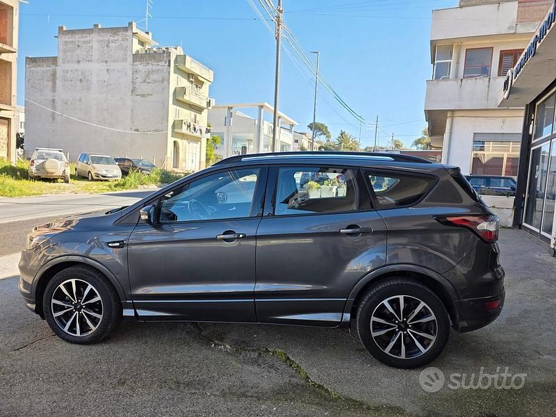 Usata Ford Kuga Titanium S 120 CV (88 kW) 2019 Grigio SUV