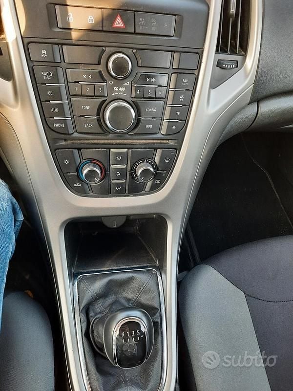 Occasion Opel Astra 100 ch (73 kW) 2010 Noir Berline