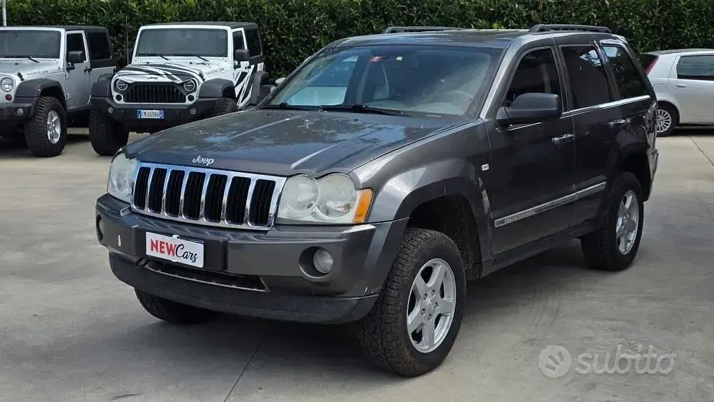 Usata Jeep Grand Cherokee 218 CV (160 kW) 2006 Grigio SUV