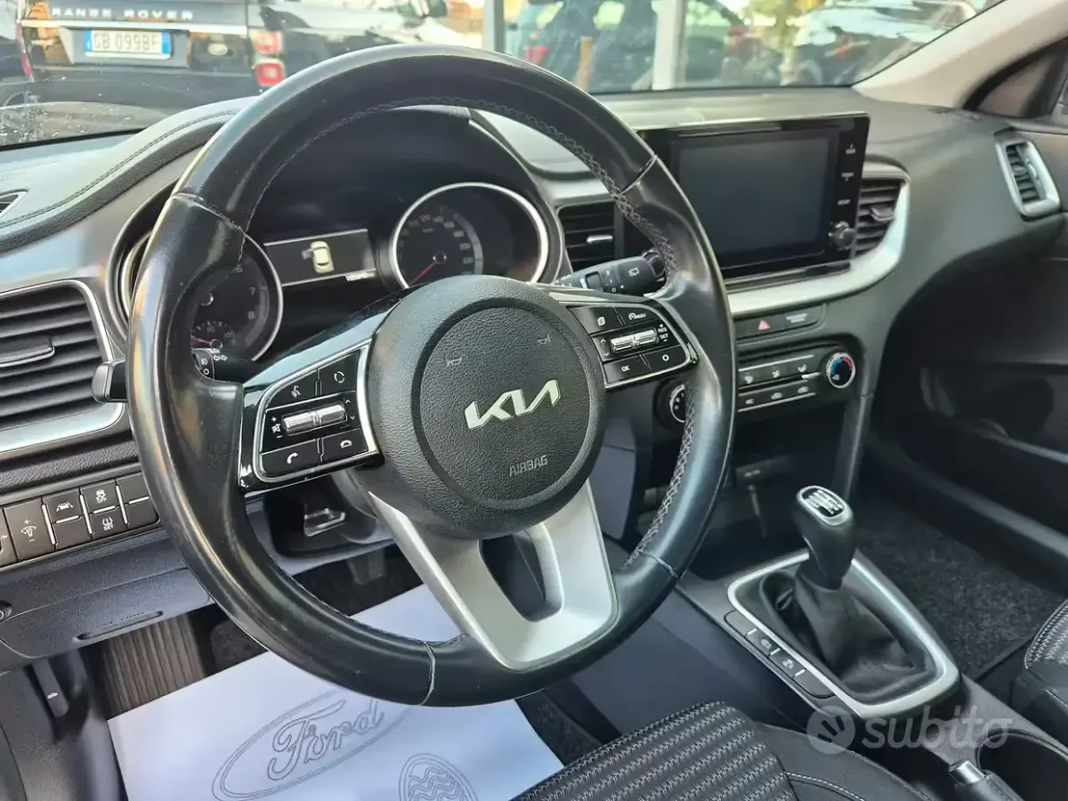 Usata Kia Ceed Style 120 CV (88 kW) 2022 Bianco Utilitaria