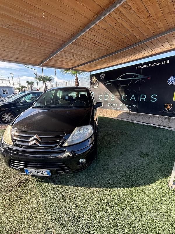 Nero Usata 2009 Citroën C3 Exclusive Tre volumi | 1899 € (Buon prezzo) - Immagine 1/4