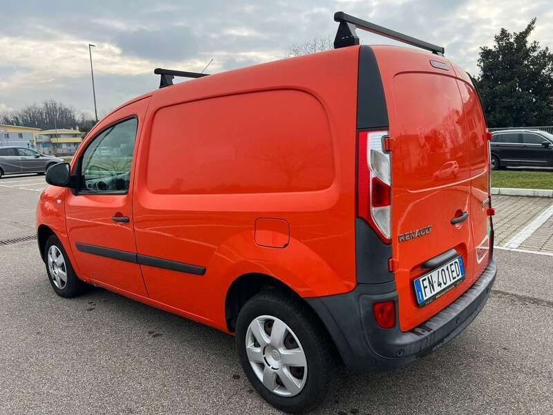 Usata Renault Kangoo Expression 82 CV (60 kW) 2003 Rosso Monovolume