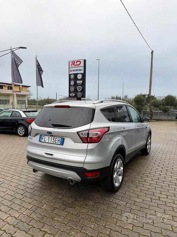 Usata Ford Kuga Titanium 150 CV (110 kW) 2017 Grigio SUV