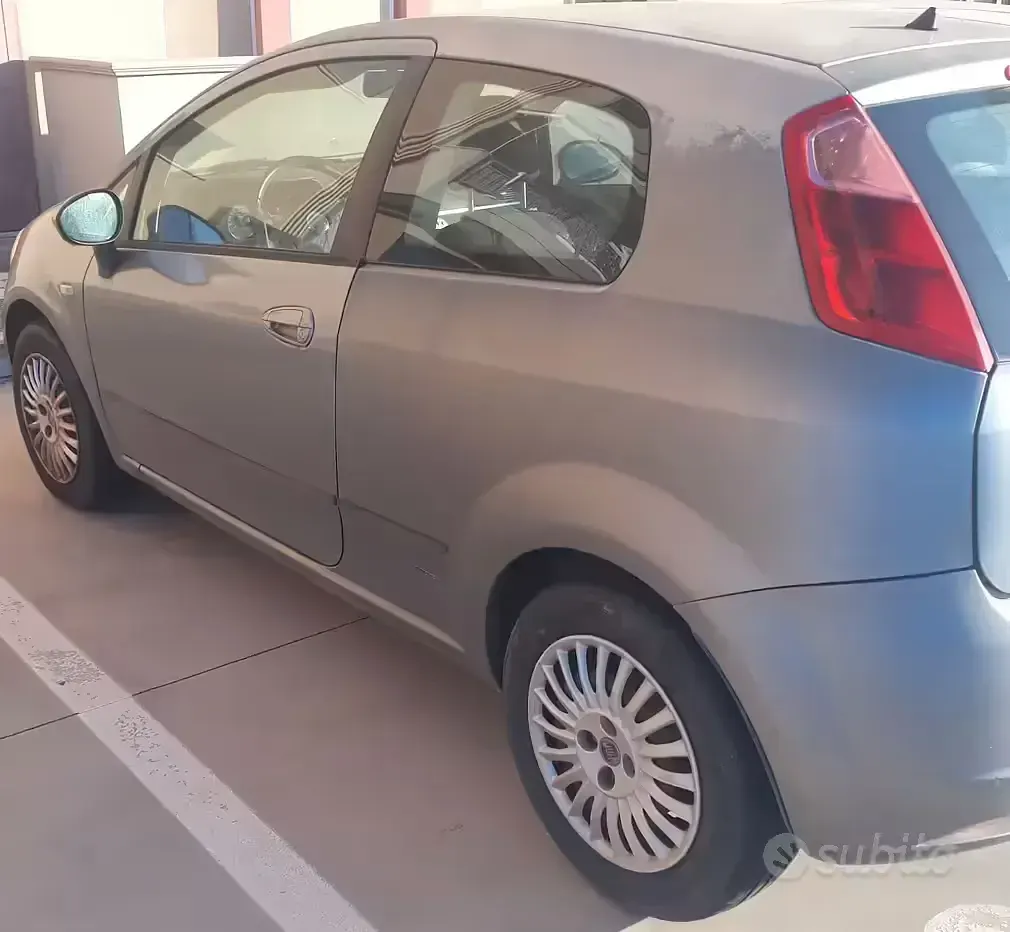 Usata Fiat Grande Punto 65 CV (47 kW) 2008 Giallo Utilitaria