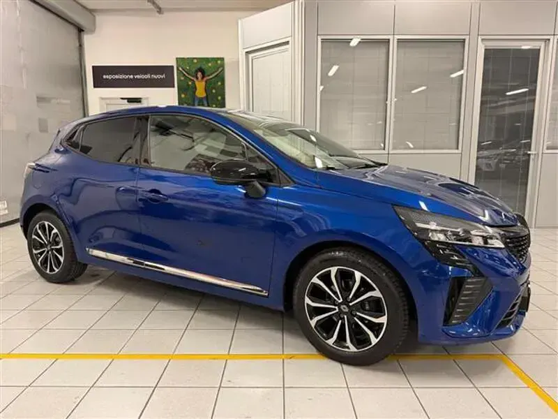 Usata Renault Clio Techno 91 CV (66 kW) 2024 Blu scuro Utilitaria
