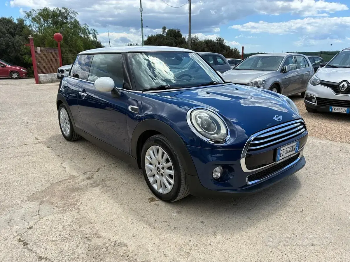 Usata Mini One D Business 116 CV (85 kW) 2015 Blu Utilitaria