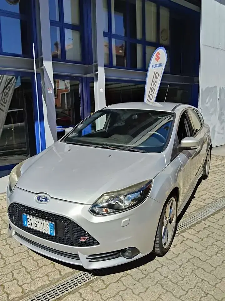 Usata Ford Focus ST 250 CV (183 kW) 2014 Argento Berlina