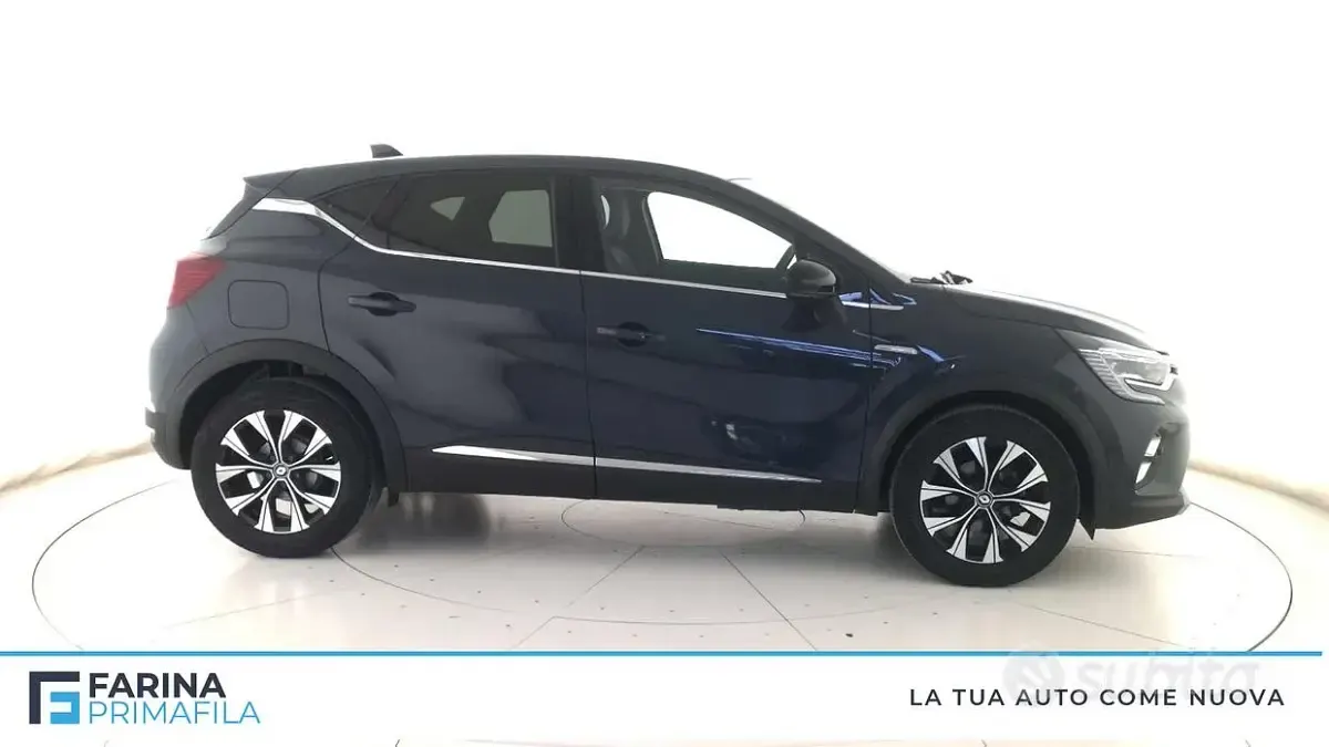 Usata Renault Captur Techno 101 CV (74 kW) 2024 Blu marine SUV