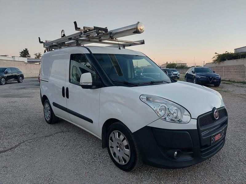 Usata Fiat Doblò 105 CV (77 kW) 2014 Bianco Monovolume