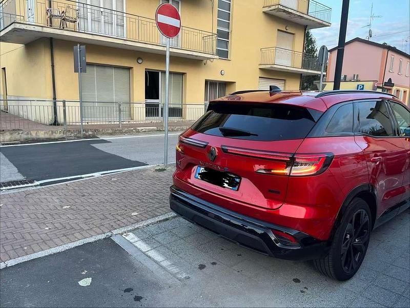Usata Renault Austral Techno Esprit Alpine 131 CV (96 kW) 2023 Rosso SUV
