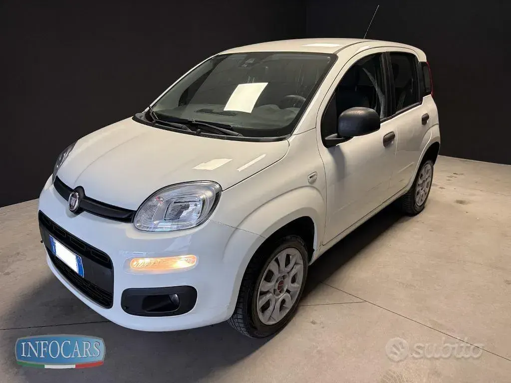 Usata Fiat Panda Easy 84 CV (61 kW) 2018 Bianco pastello Utilitaria