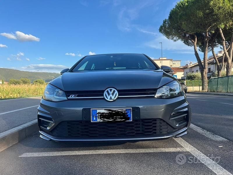 Usata 2019 VW Golf VII R-line Tre volumi | 17.900 € (Buon prezzo) - Immagine 1/4