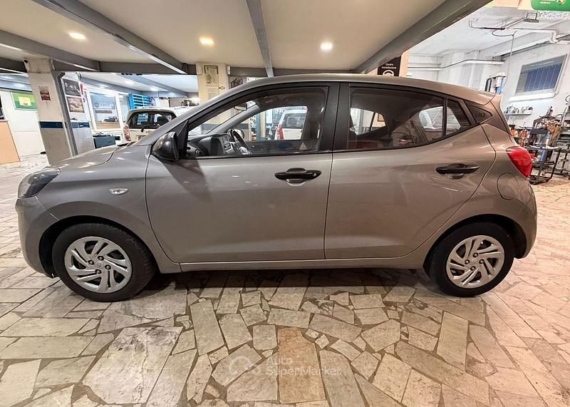 Usata Hyundai i10 67 CV (49 kW) 2022 Gray Utilitaria