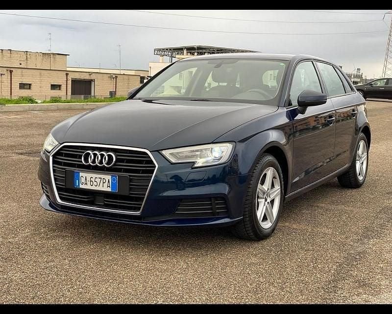 Usata Audi A3 Business 150 CV (110 kW) 2020 Blu Berlina