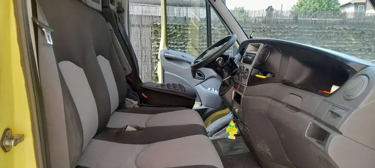Usata Iveco Daily 2009 Giallo Furgone