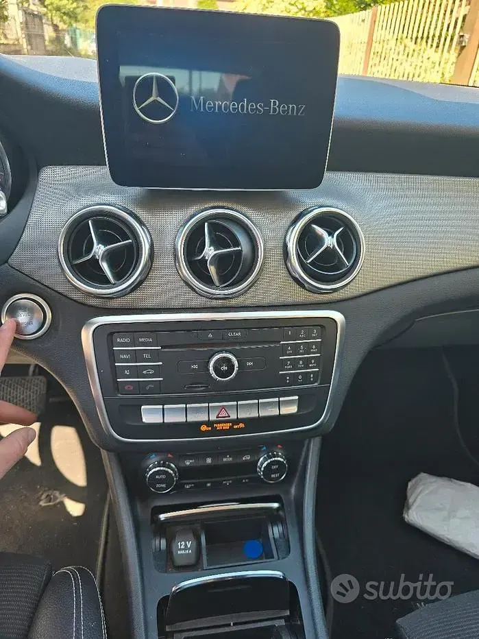 Usata Mercedes GLA200 136 CV (100 kW) 2018 Grigio SUV