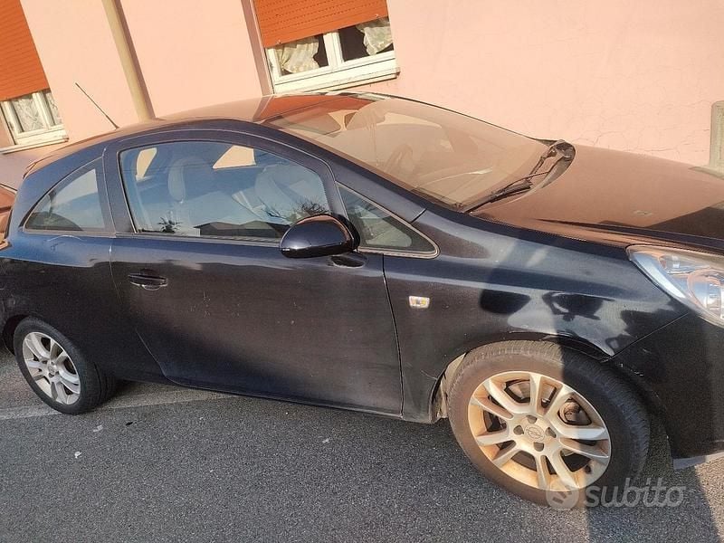 Usata Opel Corsa 90 CV (66 kW) 2008 Utilitaria