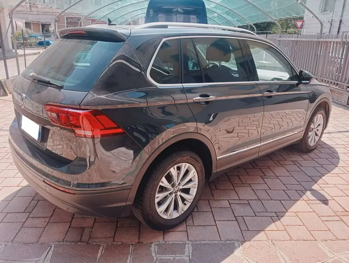 Usata VW Tiguan Business 150 CV (110 kW) 2020 Grigio indio met SUV