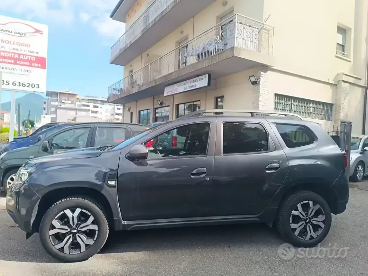 Usata Dacia Duster Prestige 101 CV (74 kW) 2023 Grigio SUV
