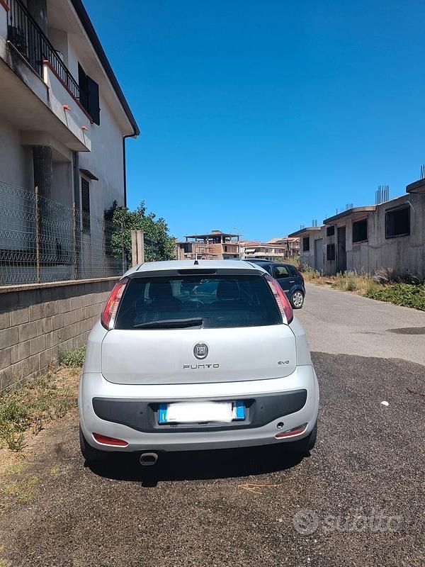 Usata Fiat Punto Evo 95 CV (69 kW) 2011 Bianco Utilitaria