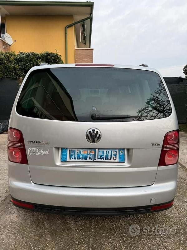 Usata VW Touran Conceptline 105 CV (77 kW) 2008 Grigio Monovolume