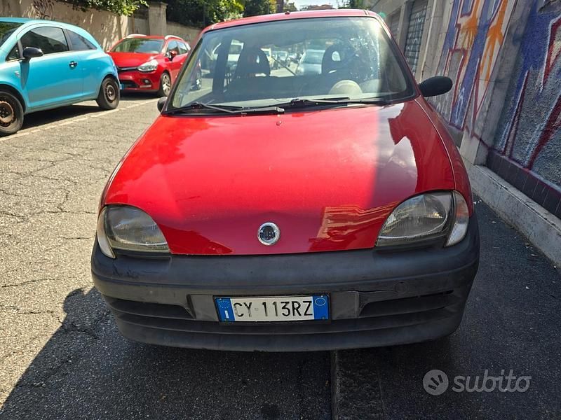 Rosso Usata 2005 Fiat 600 Tre volumi | 1750 € (Ottimo prezzo) - Immagine 1/4