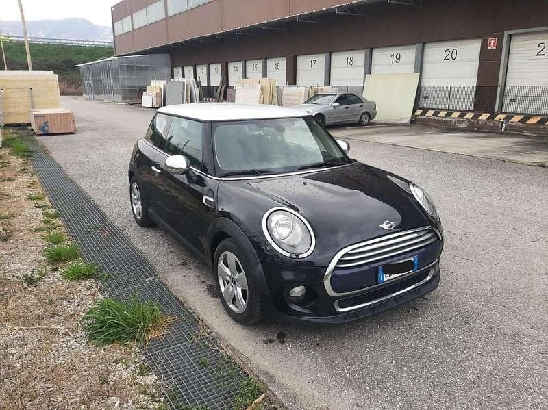 Usata Mini Cooper D 95 CV (69 kW) 2015 Nero Utilitaria