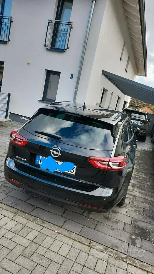 Usata Opel Insignia Sport 136 CV (100 kW) 2019 Nero Utilitaria
