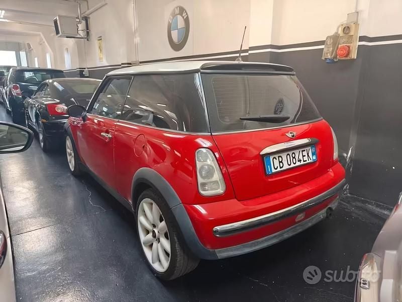Usata Mini Cooper 116 CV (85 kW) 2002 Rosso Utilitaria
