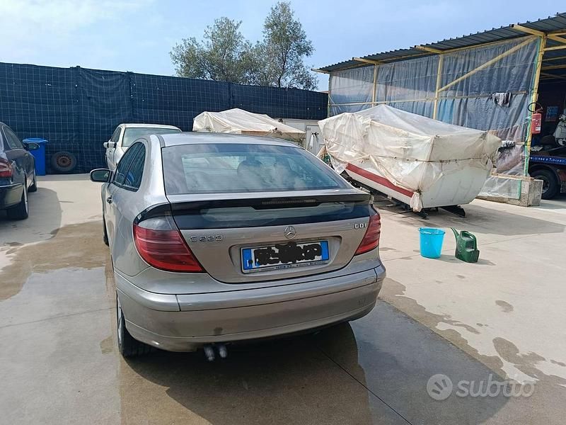 Grigio Usata 2004 Mercedes 220 Coupé | 2200 € - Immagine 1/4