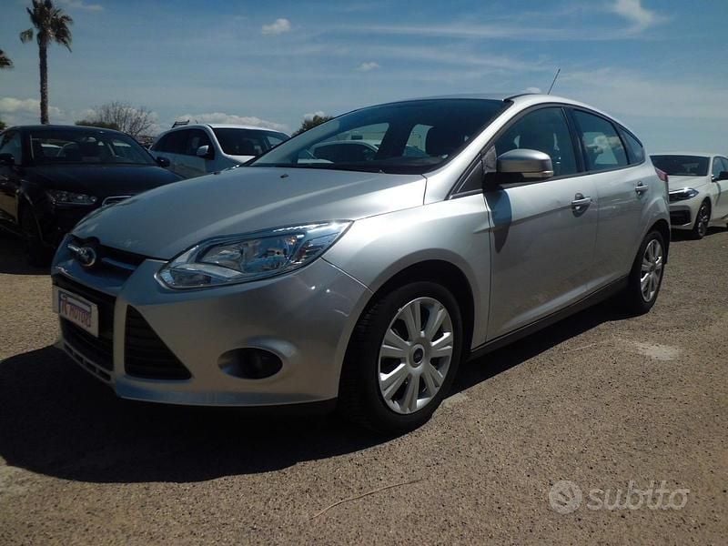 Usata Ford Focus Titanium 125 CV (91 kW) 2014 Grigio Berlina