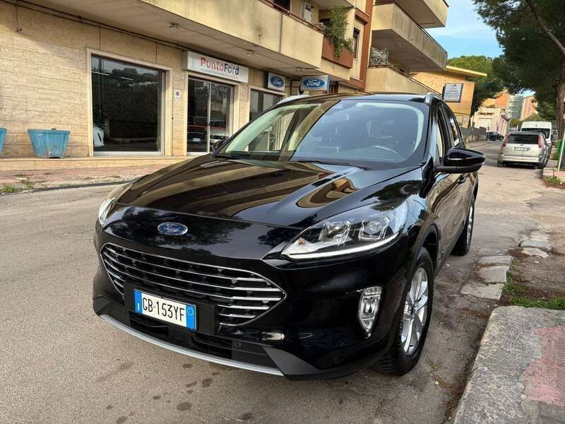 Usata Ford Kuga Titanium 120 CV (88 kW) 2020 Nero SUV