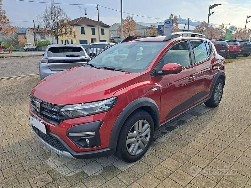 Rosso Usata 2022 Dacia Sandero Comfort Tre volumi | 13.990 € (Buon prezzo) - Immagine 1/4