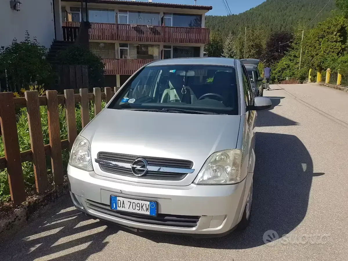 Usata Opel Meriva 101 CV (74 kW) 2006 Grigio Monovolume