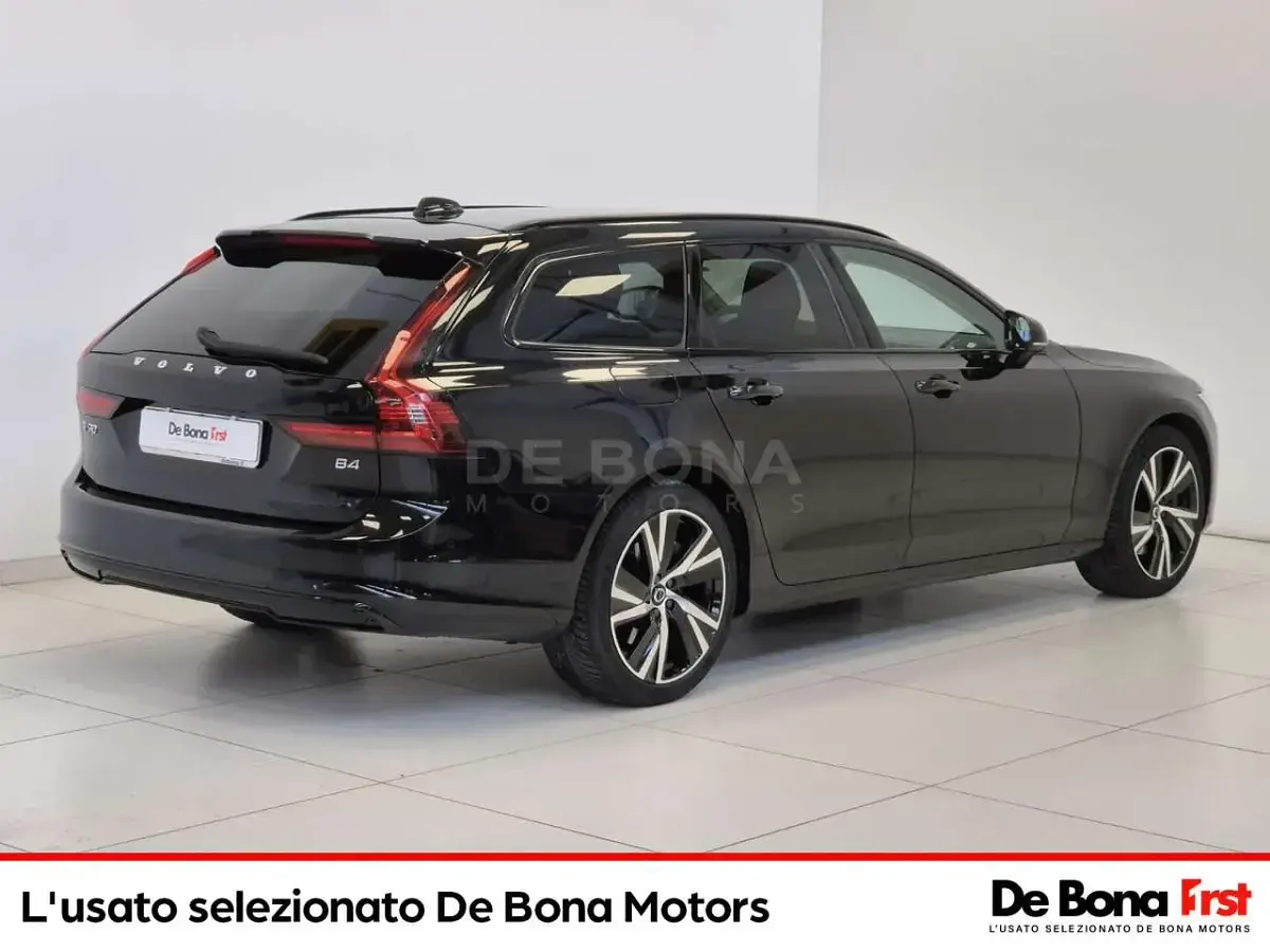 Usata Volvo V90 Plus 197 CV (144 kW) 2022 Nero Station wagon