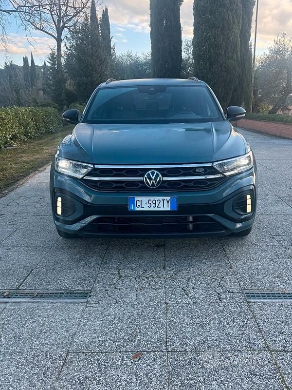 Usata VW T-Roc R-line 150 CV (110 kW) 2023 Verde SUV