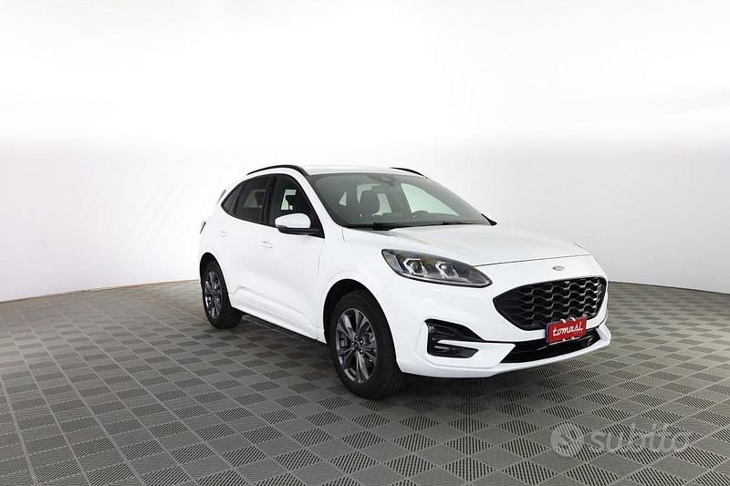 Usata Ford Kuga ST-Line 225 CV (165 kW) 2023 Frozen white SUV