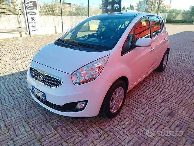 Usata Kia Venga 115 CV (84 kW) 2011 Bianco Utilitaria