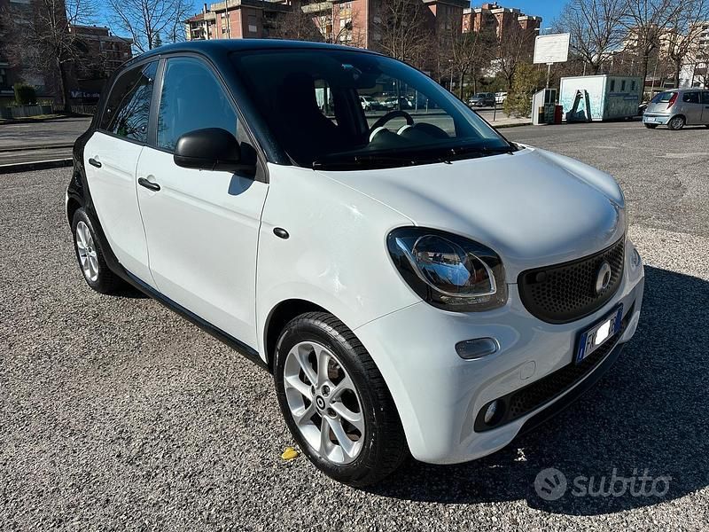Usata Smart ForFour 70 CV (51 kW) 2017 Bianco Utilitaria