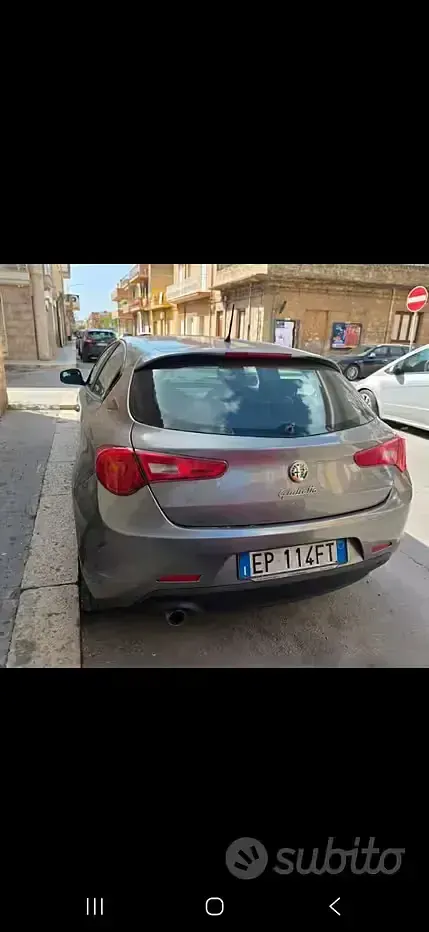 Usata Alfa Romeo Giulietta 120 CV (88 kW) 2012 Grigio Utilitaria