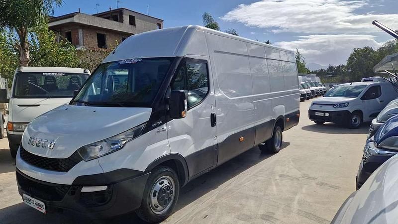 Bianco Usata 2015 Iveco Daily Furgone | 12.490 € (Cara) - Immagine 1/4