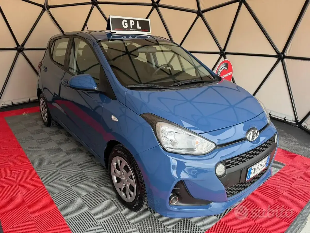 Usata Hyundai i10 67 CV (49 kW) 2017 Blu Utilitaria