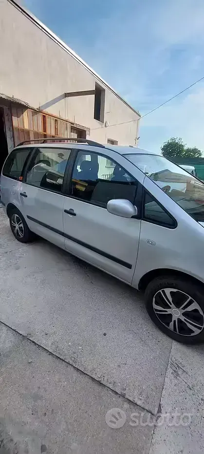Usata Ford Galaxy 116 CV (85 kW) 2005 Grigio Monovolume