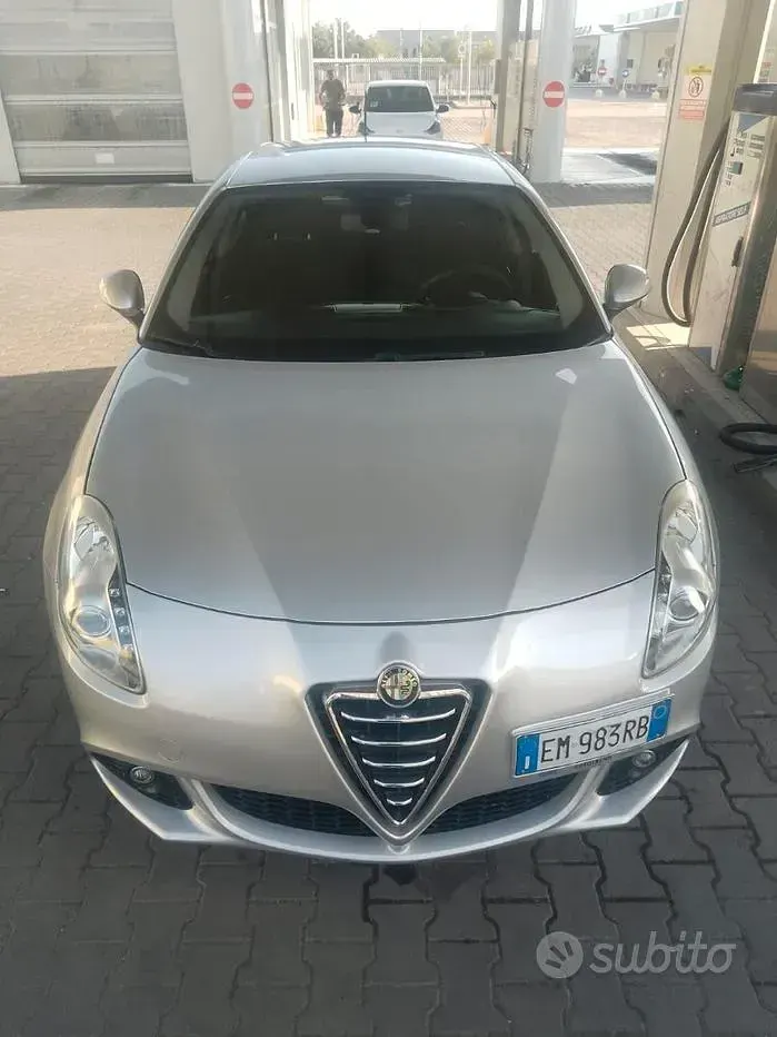 Usata Alfa Romeo Giulietta 105 CV (77 kW) 2012 Utilitaria